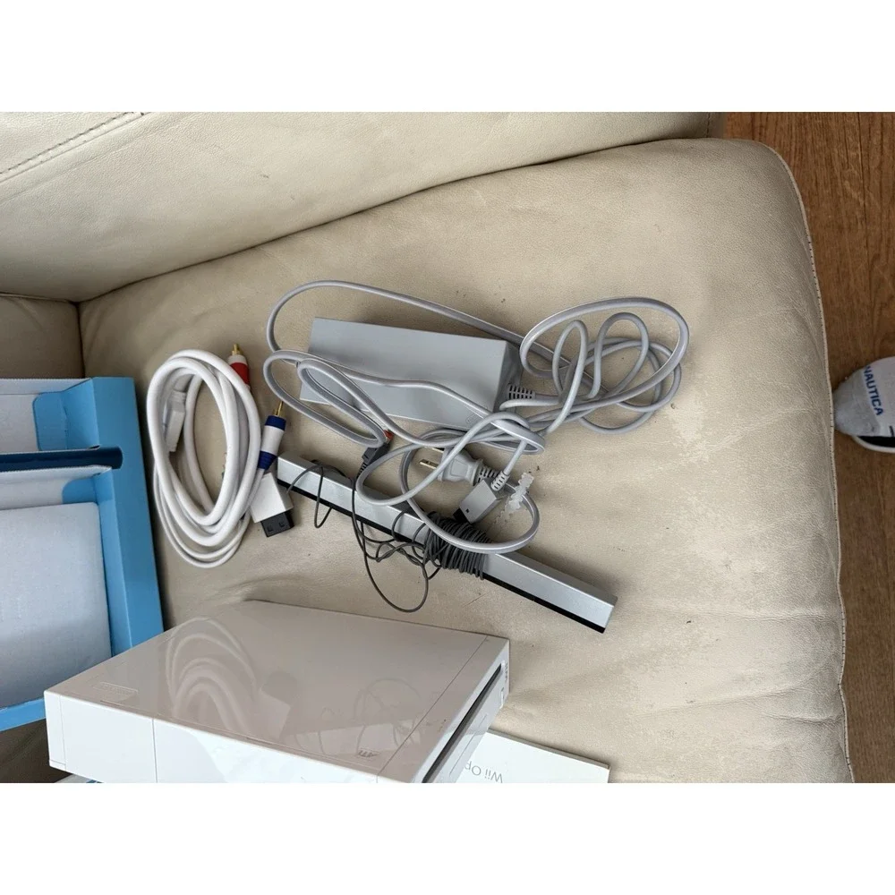 Wii With Box , No Controller , No Game , Not Original Video Cable , Works Good